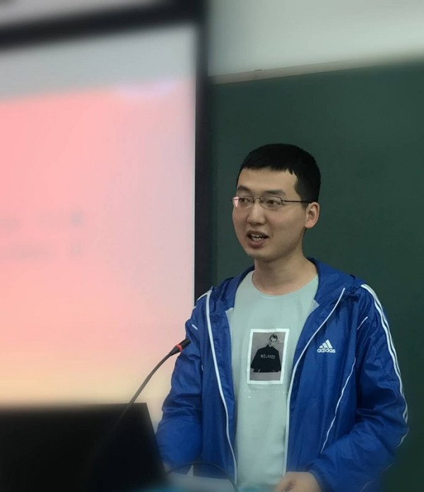 碩士+2018212115+王浩+證件照.jpg